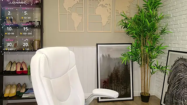 Snapshot of LadyLeea chatting on September 2025 05:33:01 AM LadyLeea online show from September 2025 05:33:01 AM