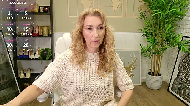 LadyLeea online show from April 2026 04:19:01 AM
