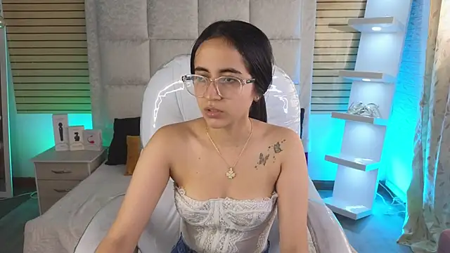 Mia Fischer online show from May 2026 03:06:02 PM