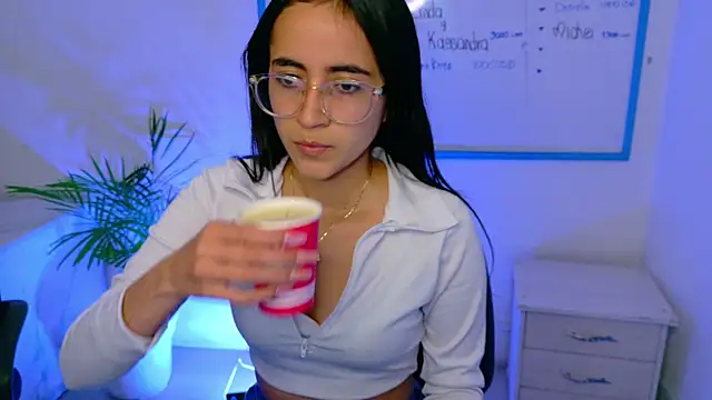Mia Fischer online show from May 2026 12:00:02 PM