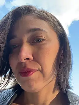 Snapshot of adarussell chatting on September 2025 04:56:01 PM adarussell online show from September 2025 04:56:01 PM