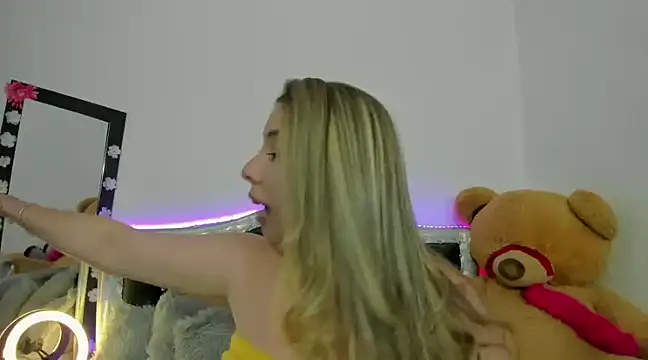 JanneKim online show from January 2025 06:10:01 PM