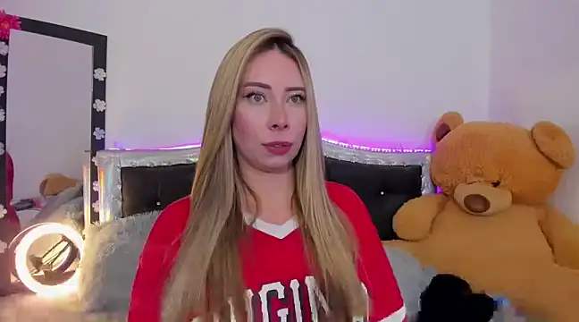 JanneKim online show from February 2025 08:31:01 PM