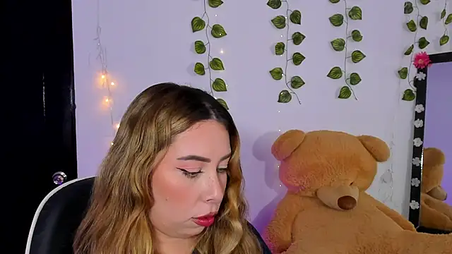 JanneKim online show from April 2026 03:29:01 PM