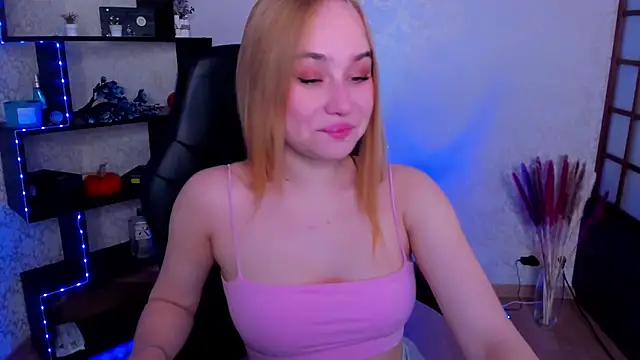 Snapshot of LianaBright chatting on December 2024 01:58:01 AM LianaBright online show from December 2024 01:58:01 AM