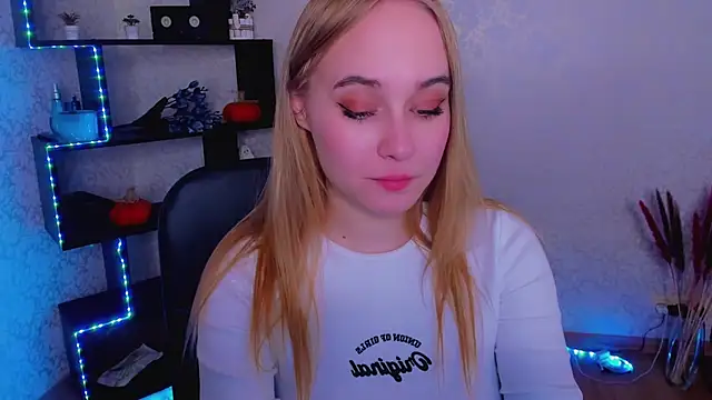 Snapshot of LianaBright chatting on December 2024 05:36:02 PM LianaBright online show from December 2024 05:36:02 PM