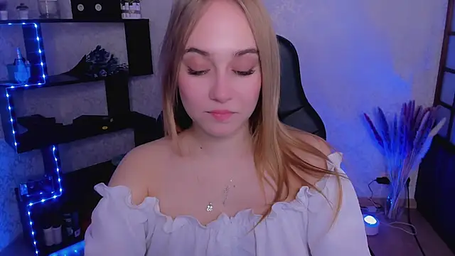 Snapshot of LianaBright chatting on January 2025 05:23:02 AM LianaBright online show from January 2025 05:23:02 AM