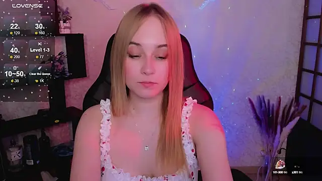 Snapshot of LianaBright chatting on March 2025 02:01:02 AM LianaBright online show from March 2025 02:01:02 AM