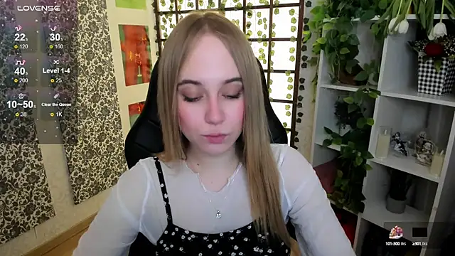 Snapshot of LianaBright chatting on March 2025 01:56:01 AM LianaBright online show from March 2025 01:56:01 AM