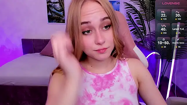 Snapshot of LianaBright chatting on September 2025 02:06:02 AM LianaBright online show from September 2025 02:06:02 AM