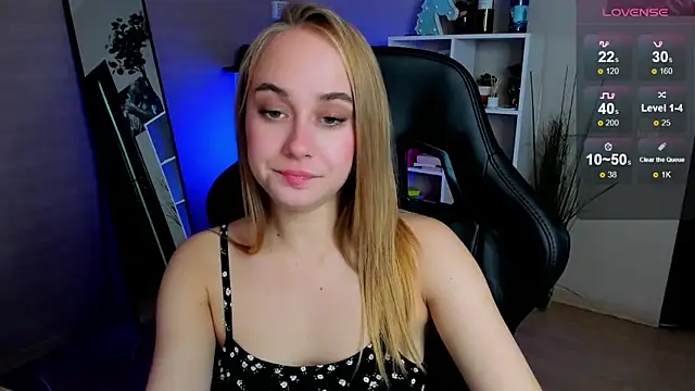 Snapshot of LianaBright chatting on October 2025 02:10:01 AM LianaBright online show from October 2025 02:10:01 AM