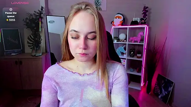 Snapshot of LianaBright chatting on February 2026 02:06:02 AM LianaBright online show from February 2026 02:06:02 AM