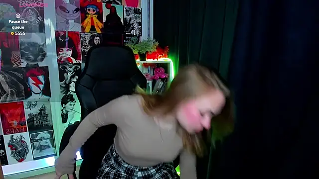 Snapshot of LianaBright chatting on February 2026 02:29:02 AM LianaBright online show from February 2026 02:29:02 AM