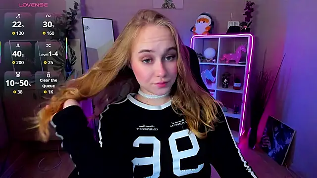 Snapshot of LianaBright chatting on February 2026 02:41:02 AM LianaBright online show from February 2026 02:41:02 AM