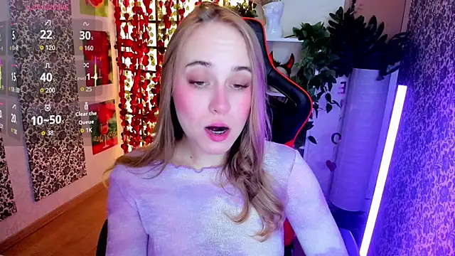 Snapshot of LianaBright chatting on February 2026 02:10:01 AM LianaBright online show from February 2026 02:10:01 AM