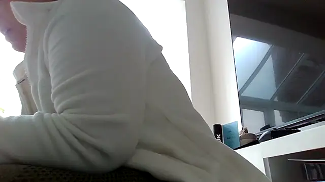 Krystal Tx online show from June 2026 03:48:01 PM