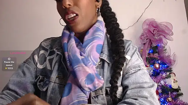 Snapshot of CoccoBele69 chatting on December 2025 02:17:02 AM CoccoBele69 online show from December 2025 02:17:02 AM