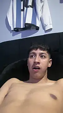 Stiven 017 online show from February 2026 01:35:02 AM