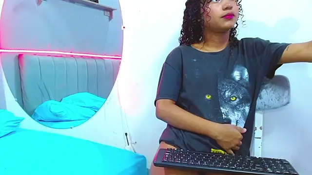 Snapshot of minimi_naty chatting on December 2024 07:08:02 PM minimi naty online show from December 2024 07:08:02 PM