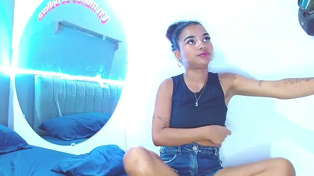 Snapshot of minimi_naty chatting on February 2025 08:30:02 PM minimi naty online show from February 2025 08:30:02 PM