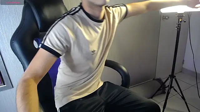 MrWilliseo online show from March 2026 08:12:01 PM