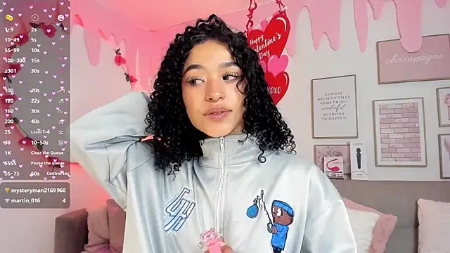 Snapshot of Crystal_Dluna chatting on February 2025 06:32:02 PM Crystal Dluna online show from February 2025 06:32:02 PM