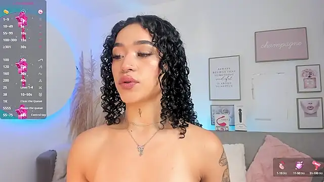 Snapshot of Crystal_Dluna chatting on March 2025 01:29:01 PM Crystal Dluna online show from March 2025 01:29:01 PM