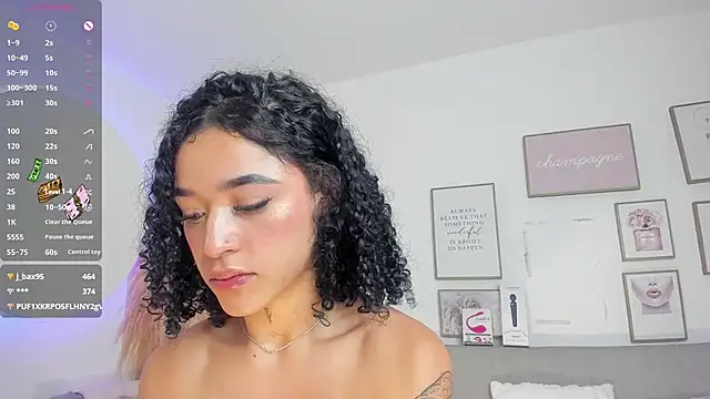 Snapshot of Crystal_Dluna chatting on March 2025 06:42:01 PM Crystal Dluna online show from March 2025 06:42:01 PM