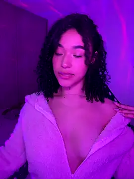 Snapshot of Crystal_Dluna chatting on September 2025 12:22:02 AM Crystal Dluna online show from September 2025 12:22:02 AM