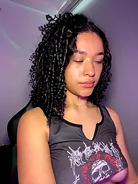 Snapshot of Crystal_Dluna chatting on September 2025 04:32:02 PM Crystal Dluna online show from September 2025 04:32:02 PM