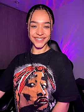 Snapshot of Crystal_Dluna chatting on October 2025 05:13:01 PM Crystal Dluna online show from October 2025 05:13:01 PM