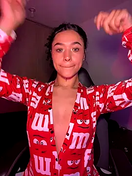 Snapshot of Crystal_Dluna chatting on October 2025 05:01:01 PM Crystal Dluna online show from October 2025 05:01:01 PM