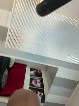 KENDER21  online show from March 2025 03:48:02 PM