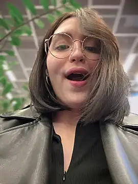 meow girl online show from March 2025 10:55:01 AM