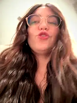 meow girl online show from September 2025 11:12:02 AM