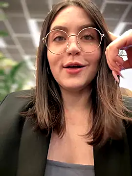 meow girl online show from September 2025 11:59:01 AM