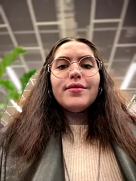 meow girl online show from October 2025 01:02:02 PM