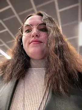 meow girl online show from October 2025 08:05:02 AM