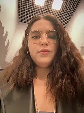 meow girl online show from November 2025 09:00:02 AM