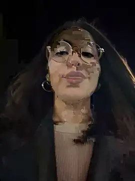 meow girl online show from November 2025 04:50:01 PM