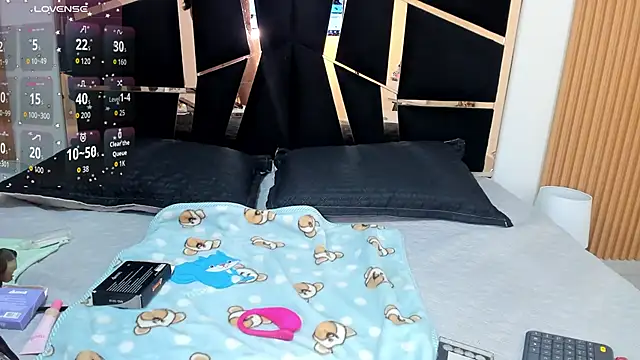 yahaira  online show from December 2025 03:43:01 PM