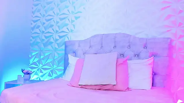 Snapshot of Miss_Ivy4 chatting on March 2025 09:01:02 PM Miss Ivy4 online show from March 2025 09:01:02 PM