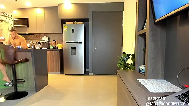 Maximo Marcelo online show from March 2025 02:10:01 AM