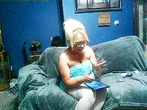 Snapshot of letsgetdirty1981 chatting on December 2024 01:40:01 PM letsgetdirty1981 online show from December 2024 01:40:01 PM