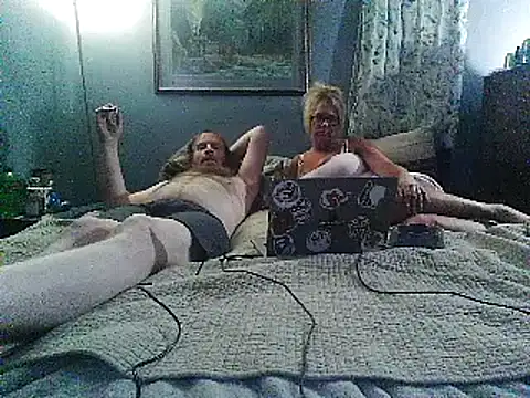 Snapshot of letsgetdirty1981 chatting on February 2025 06:02:02 AM letsgetdirty1981 online show from February 2025 06:02:02 AM