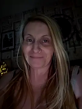 Snapshot of Northern_Tease chatting on December 2024 11:04:01 PM Northern Tease online show from December 2024 11:04:01 PM