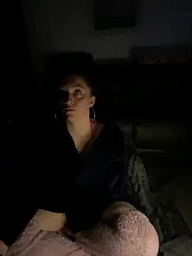 Snapshot of Stoner_BarbieXX chatting on May 2026 08:47:01 PM Stoner BarbieXX online show from May 2026 08:47:01 PM