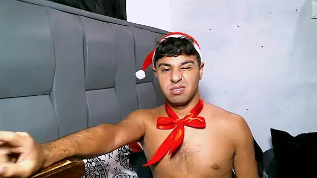 Snapshot of beautiful_james chatting on December 2024 04:42:01 PM beautiful james online show from December 2024 04:42:01 PM