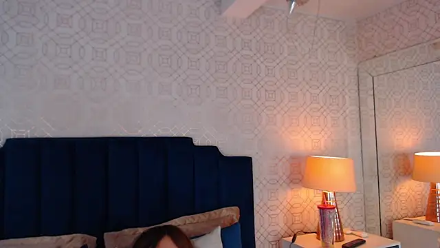 AdeleAndersonn online show from December 2025 04:57:02 PM