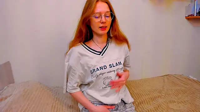 Snapshot of Fire_Luna chatting on December 2025 04:28:02 AM Fire Luna online show from December 2025 04:28:02 AM